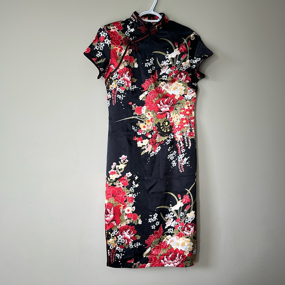 Women Qipao Dress. Classic Chinese traditional cheongsam design dress.